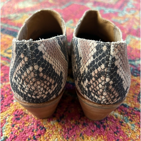 Lucky Brand | Women’s black/tan leather snakeskin pattern Tabea ankle booties, 8 - Picture 9 of 14